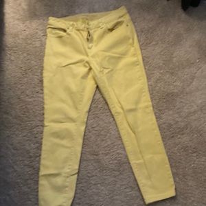 Michael Kors Women’s yellow jeans, size 8.